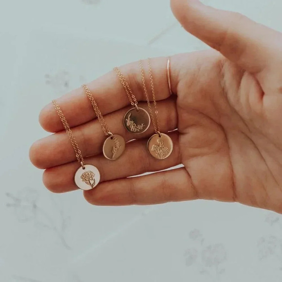 April Daisy Bohemian Birth Flower Charm Necklace - Picture 6 of 10